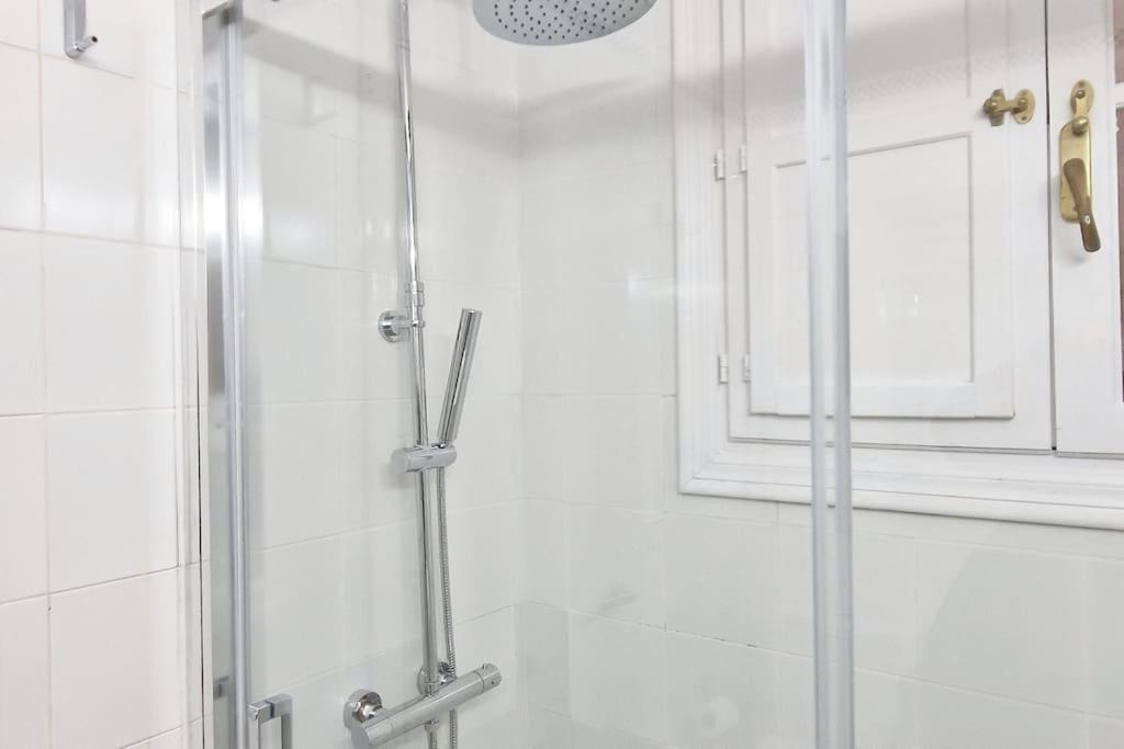 Apartamento Precioso En Santa Cruz Lirio Bajo Sevilla Exterior foto