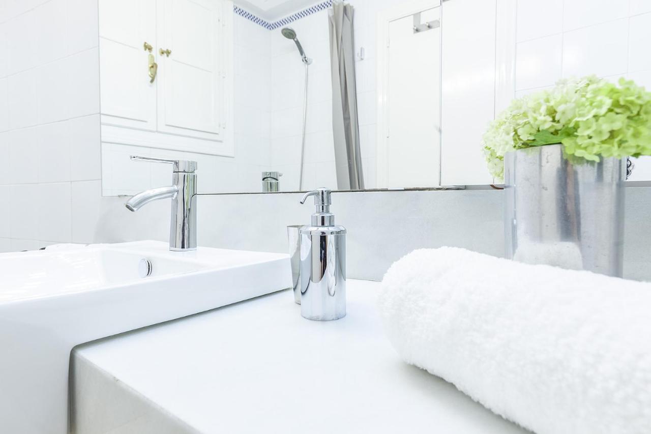 Apartamento Precioso En Santa Cruz Lirio Bajo Sevilla Exterior foto